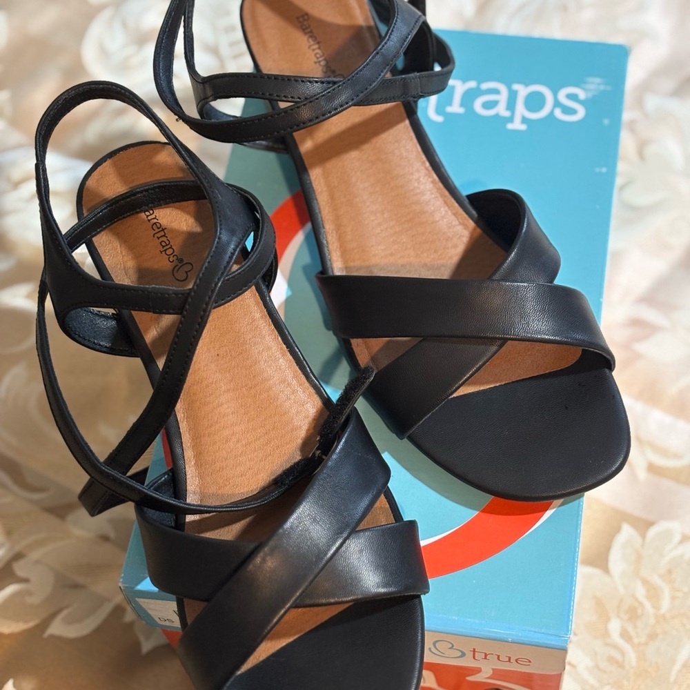 BareTraps Black Strappy Sandals with Modern Design
